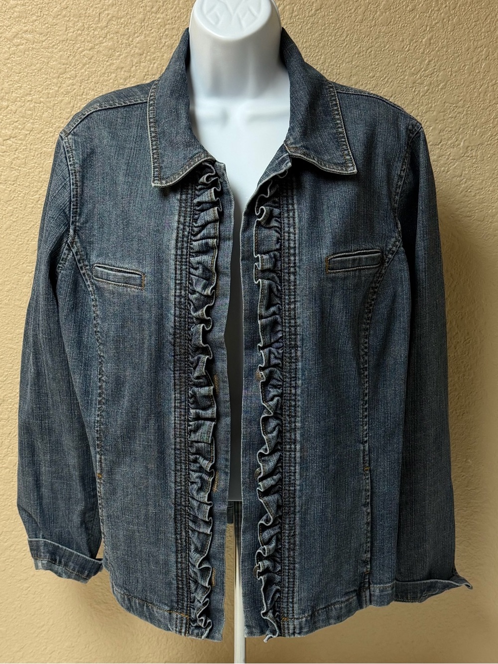 4/$20 Chico’s Platinum Ruffled Denim Jacket